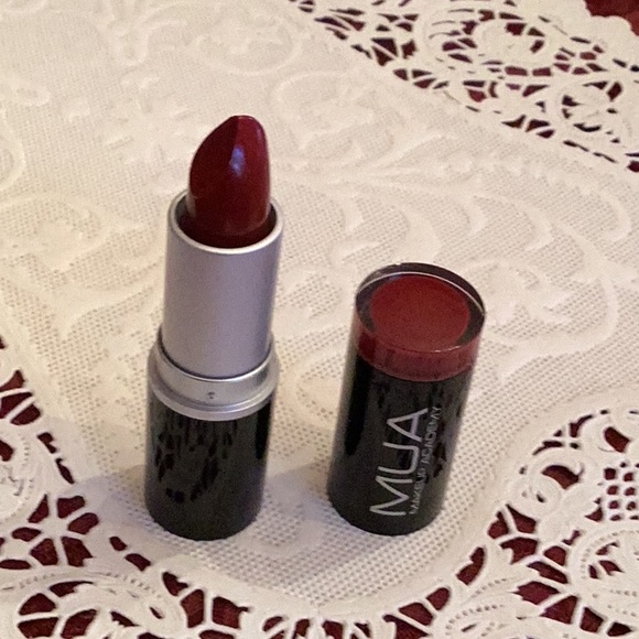 NWOT MUA red lipstick - Picture 3 of 4